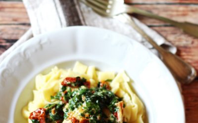 Tagliatelle spenótos-aszalt paradicsomos csirkével