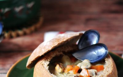 Tejszínes kagylóleves cipóban