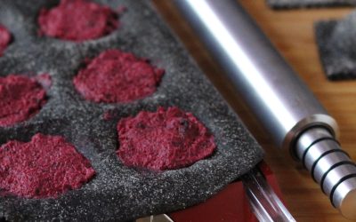 Fekete ravioli rozmaringos céklával