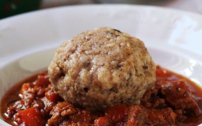 Barna sörös marharagu zsemlegombóccal